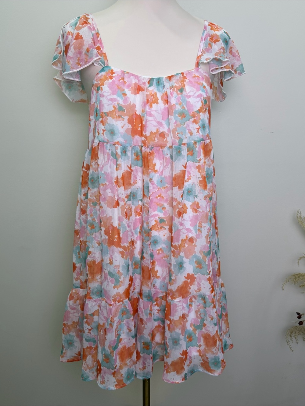 New Peach Love California Size M Alia Floral Flutter Sleeve Tiered Mini Dress